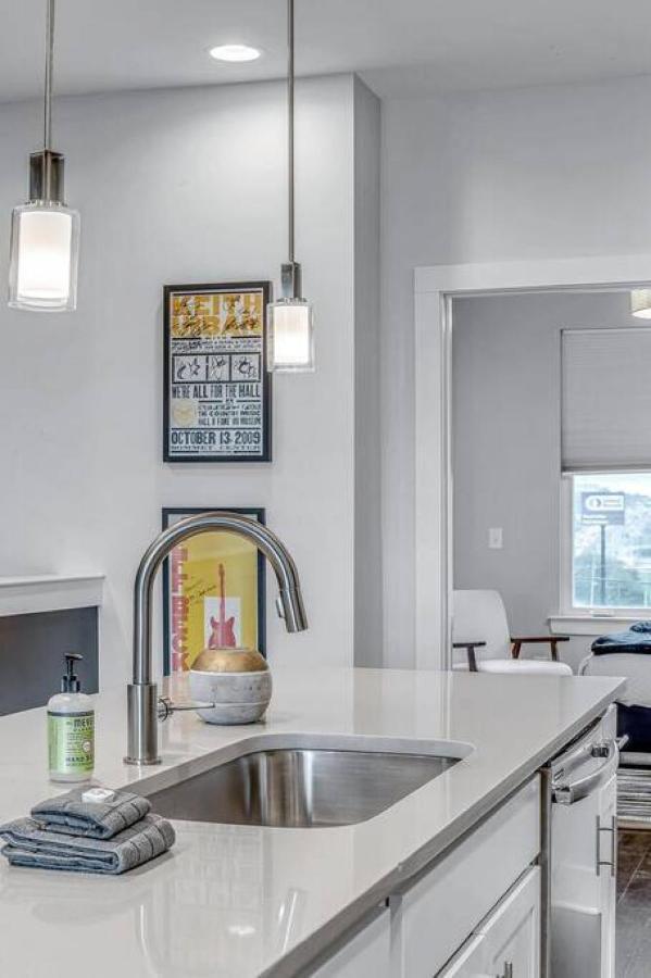 Big New And Modern With Skyline View Mural And Ping Pong Nashville Exterior photo
